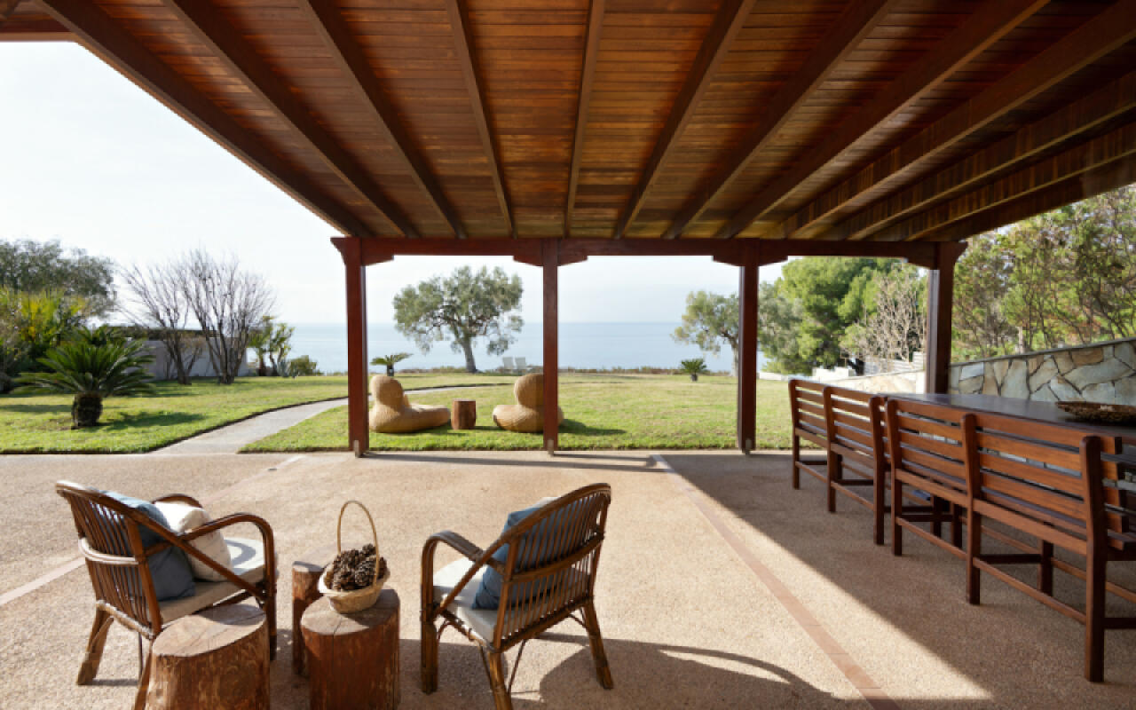 Sunset Boulevard, Kastri Nikiti